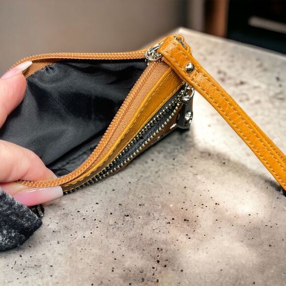 Kenneth Cole Reaction Bags l Camel Brown Leather l Wristlet Wallet l Double Zip - Picture 6 of 9